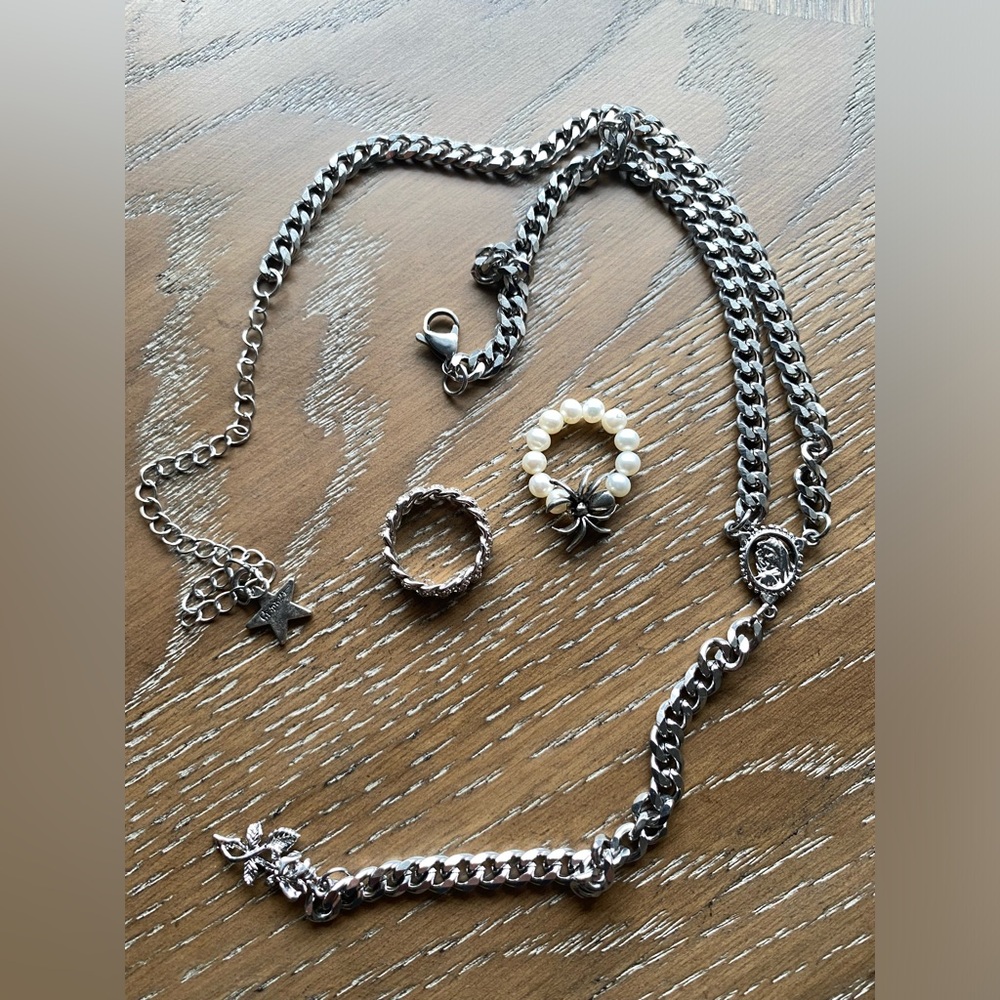 Dalmata Elegant Silver and Pearl Jewelry Set Spooky Spider Ring, Rosary and Ring
